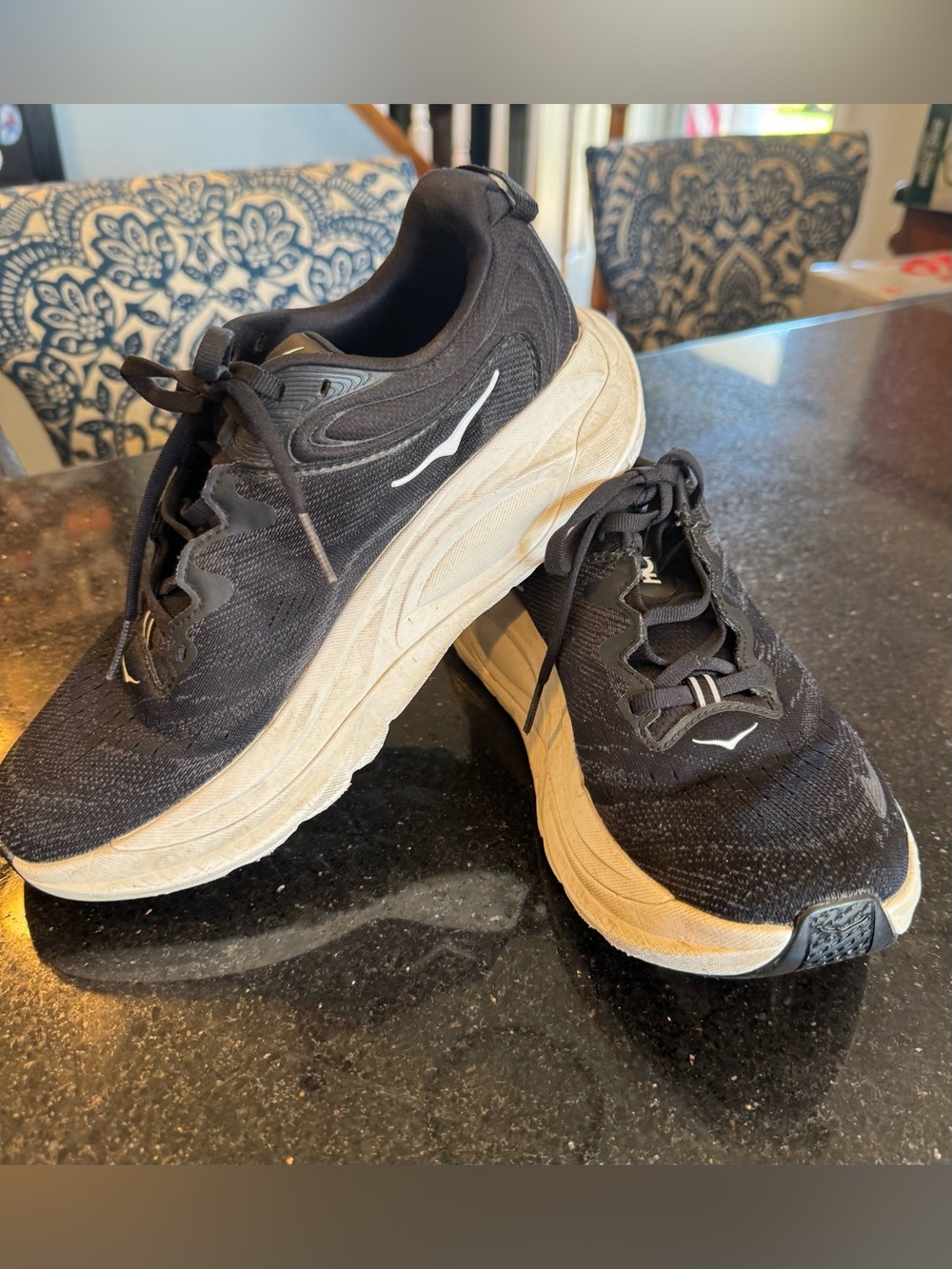 Hoka  Gaviotas  sneakers